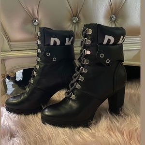 High heel boots 👢